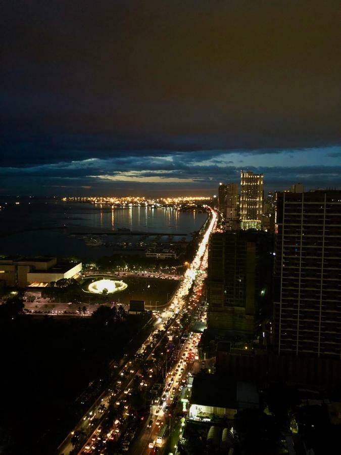 Penthouse Floor Overlooking Bay * Manila